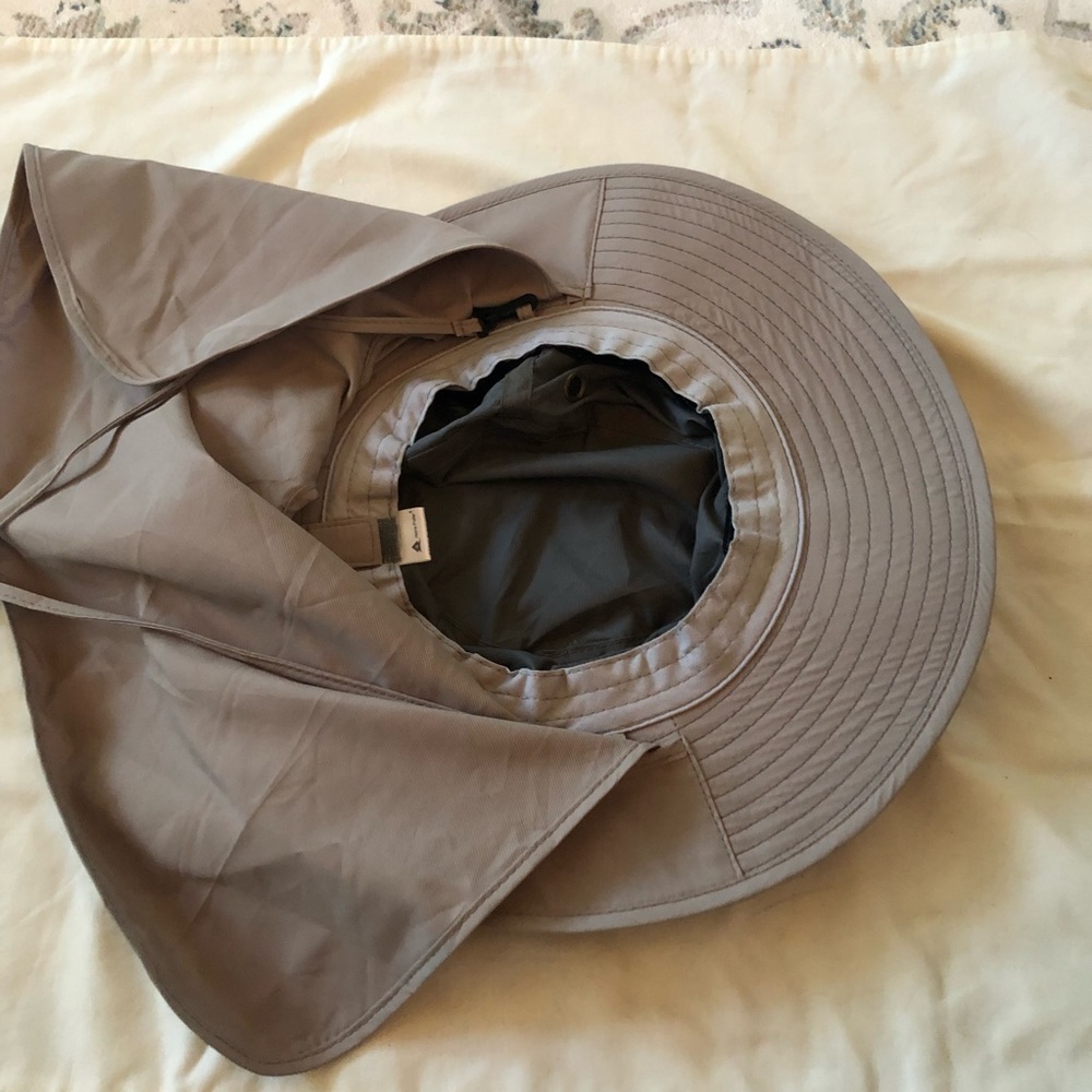 Water Resistant Sun Protection Hat - Picture 3 of 6